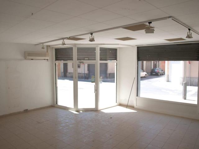Oportunidad Local comercial de 50m2 en Vilanova del cami photo 0