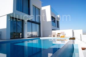 Casa En venta en Centro Comercial Ga, Gran Alacant photo 0