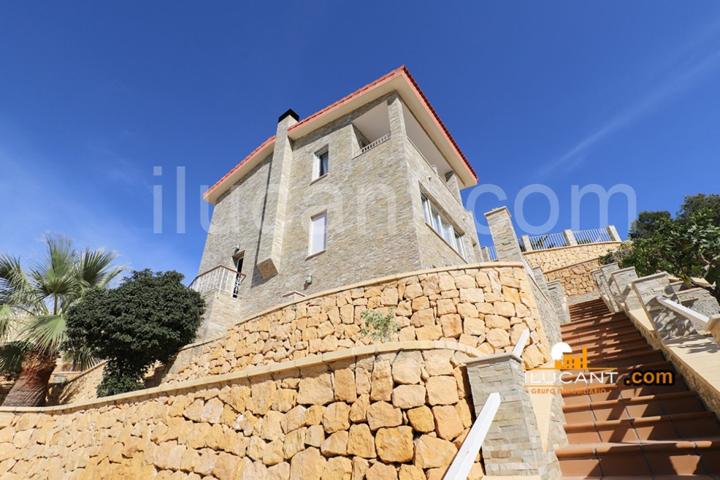 Unifamiliar En venta en Coveta Fuma, El Campello photo 0