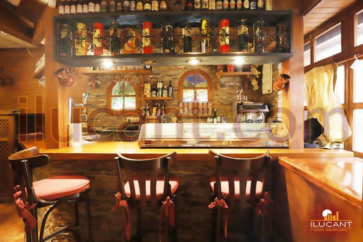 Oportunidad Bar-Cafeteria en Traspaso -- NO TIENE SALIDA DE HUMOS photo 0