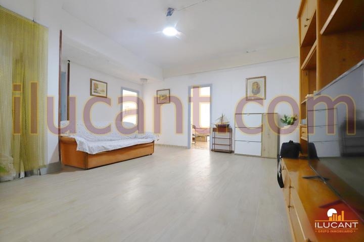 Piso En venta en Centro, Alicante photo 0