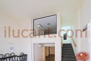 Oportunidad Local en 2 plantas photo 0