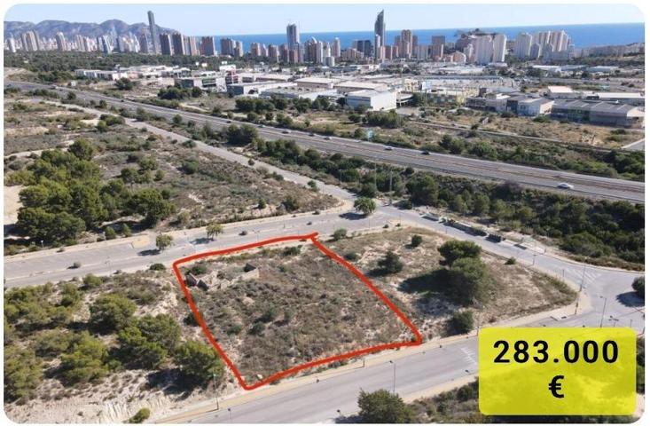 Venta de parcela rectangular con salida a dos calles, Calle Mexico y Calle Venezuela (cl) photo 0