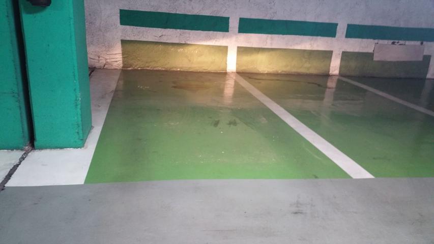 Plaza de garaje en parking vigiliado 24h photo 0