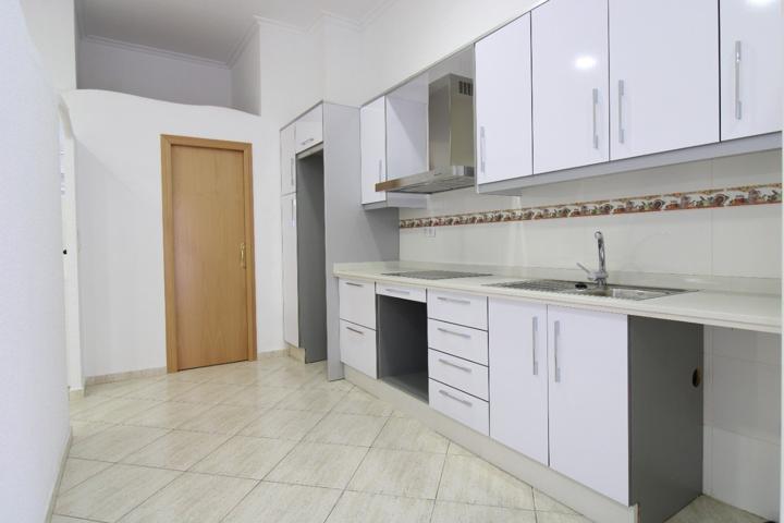 LOCAL COMPLETAMENTE REFORMADO, CON COCINA Y BAÑO COMPLETO. photo 0