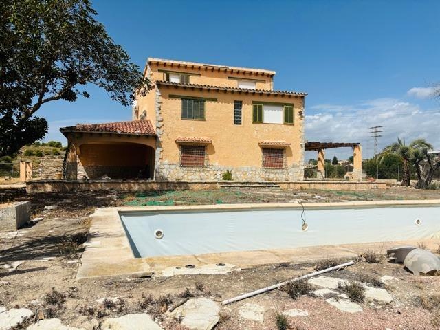 CHALET URBANO EN ALICANTE CON 600 METROS DE VIVIENDA photo 0