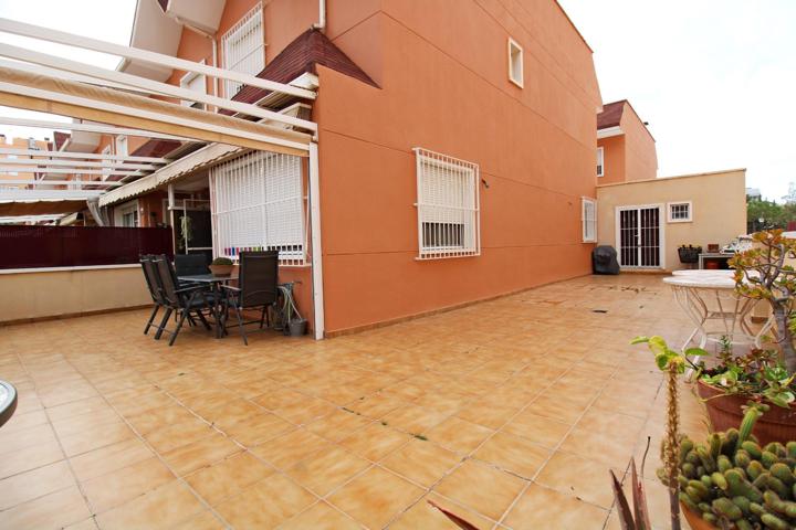BUNGALOW DE ESQUINA EN ZONA KELME photo 0