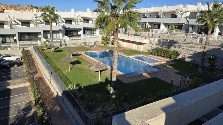 BUNGALOW SEMINUEVO CON EXTRAS , PISCINA photo 0