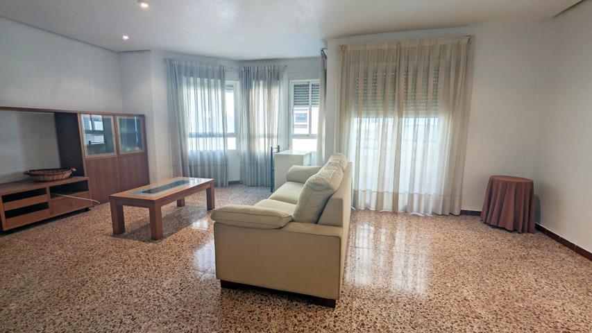 ¡ JUNTO PISOS AZULES, CON ASCENSOR, BALCÓN Y LISTO PARA ENTRAR A VIVIR ! photo 0