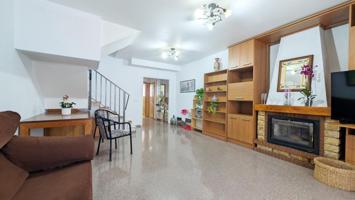 ¡DESCUBRE ESTE ESPECTACULAR DÚPLEX CON CHIMENEA Y TERRAZA, NO DEJES PASAR ESTA GRAN OPORTUNIDAD! photo 0