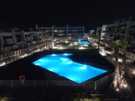 Urbanizacion de diseño con dos grandes piscinas y zonas comunes photo 0