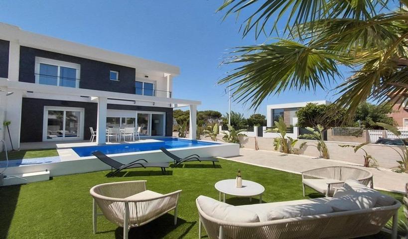 ALTO STANDING - Se vende preciosa y amplia VILLA CON PISCINA PRIVADA photo 0
