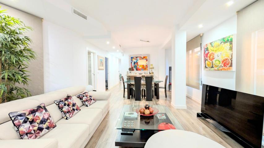 PISO SEMINUEVO EN VENTA – CÉNTRICO, EXTERIOR Y AMUEBLADO JUNTO PUENTE CANALEJAS photo 0