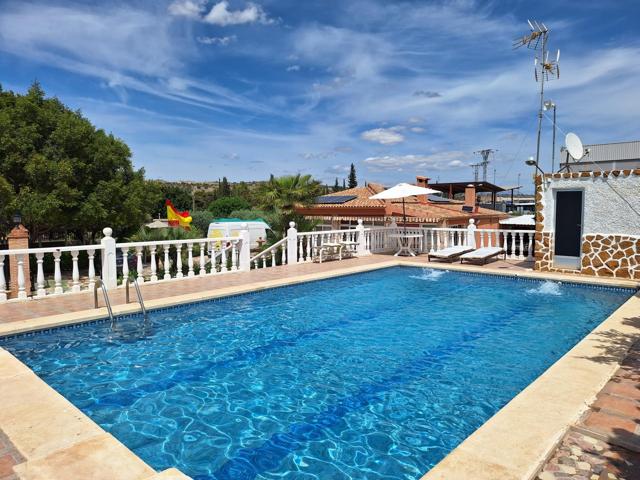 CHALET CON PISCINA A UN PASO DE ELCHE photo 0