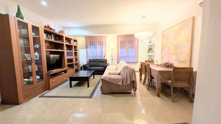 ¡COMPLETAMENTE REFORMADO, TODO EXTERIOR, 2° REAL, ZONA CORAZÓN DE JESÚS! photo 0