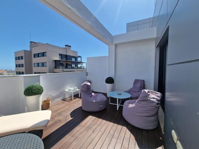 Precioso ático, con una magnífica terraza, amueblado, piscina, plaza de garaje y trastero. photo 0