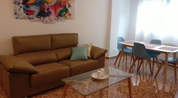 Piso amplio y luminoso con terraza en Ciutat Jardí – ideal para familias o estudiantes photo 0