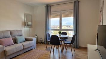 Bonito piso de un dormitorio, amueblado, calefacción , aire acondicionado, plaza de garaje y trastero. photo 0