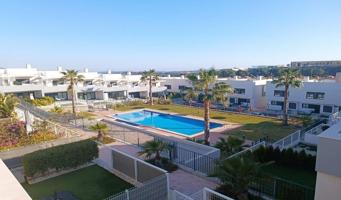BUNGALOW SEMINUEVO CON EXTRAS , PISCINA photo 0