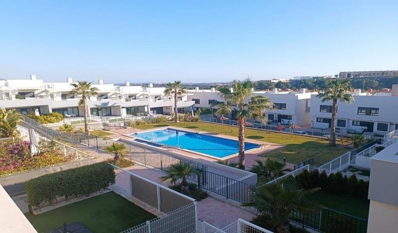BUNGALOW SEMINUEVO CON EXTRAS , PISCINA photo 0