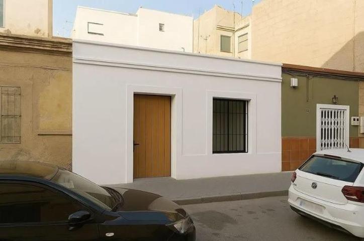 PLANTA BAJA EN VENTA EN LA ZONA DEL SECTOR 5, SIN VECINOS photo 0