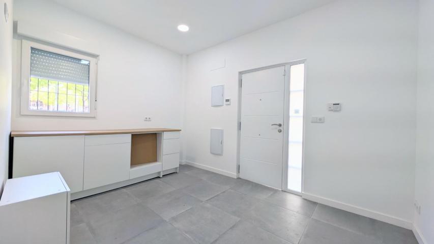 'Diseño y Confort: Vivienda Exterior Totalmente Reformada' photo 0