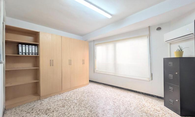 🏡 Oportunidad única en pleno centro, junto al Palacio de Congresos. photo 0