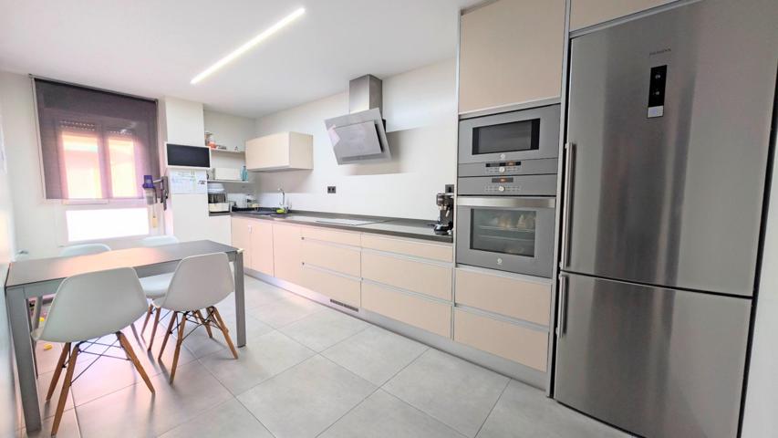 ¡NO LA DEJES ESCAPAR! VIVIENDA EXTERIOR REFORMADA EN SECTOR 5º, CON ASCENSOR Y PATIO photo 0