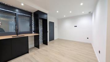 ¡UNIFAMILIAR EN EL CORAZÓN DEL RAVAL, 110m2 DE TERRAZA, TODO A ESTRENAR! photo 0