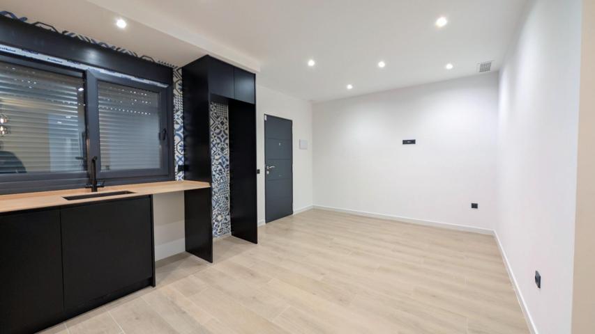 ¡UNIFAMILIAR EN EL CORAZÓN DEL RAVAL, 110m2 DE TERRAZA, TODO A ESTRENAR! photo 0