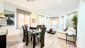 PISO SEMINUEVO EN VENTA – CÉNTRICO, EXTERIOR Y AMUEBLADO JUNTO PUENTE CANALEJAS photo 0