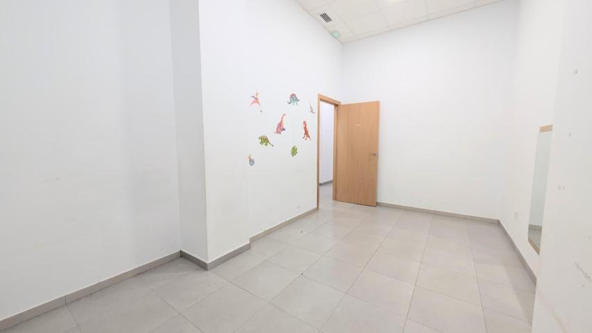 LOCAL CÉNTRICO REFORMADO CON 5 SALAS – ¡TU OPORTUNIDAD DE NEGOCIO! photo 0