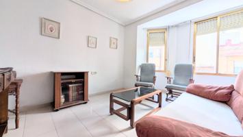 2° REAL, JUNTO REINA VICTORIA, BUEN ESTADO. photo 0