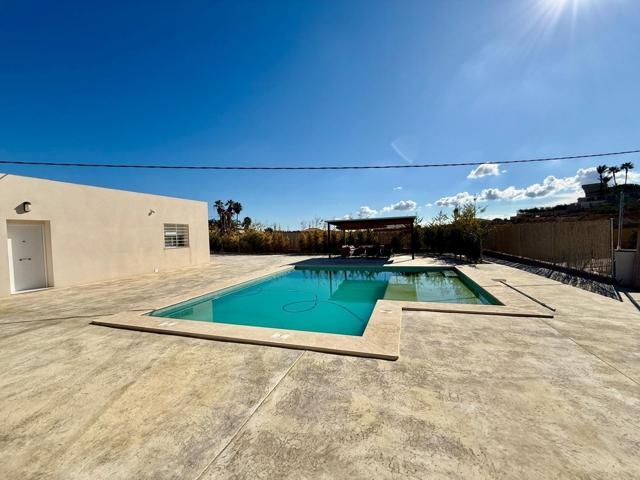 Chalet en peña las aguilas con tres habitaciones, piscina privada diseño minimalista photo 0