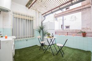Zona asilo primero sin ascensor con tres habitaciones y un baño a tres calles del ceu photo 0