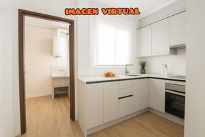 Vivienda de 4 habitaciones, con ascensor, luminoso en plaza madrid photo 0