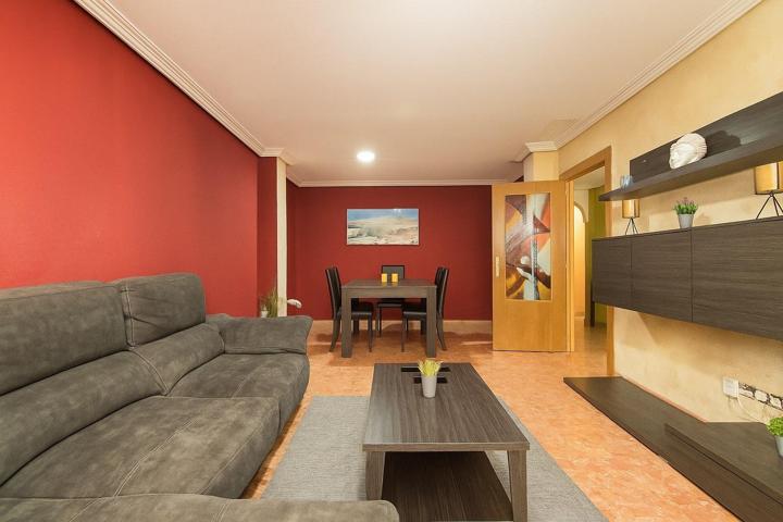 PLANTA BAJA CON ENTRADA INDEPENDIENTE DE 2 HABITACIONES Y 2 BAÑOS CON 2 PATIOS photo 0