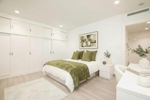 Vivienda de tres habitaciones, dos baños , vestidor, terraza en reina victoria luminosa. photo 0