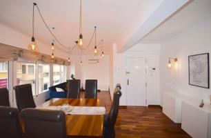 SE ALQUILA ESPECTACULAR VIVIENDA AMUEBLADA CON MUEBLES DE DISEÑO photo 0