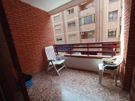 SE VENDE VIVIENDA CENTRÍCA CON PLAZA DE GARAJE photo 0