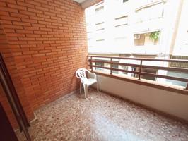 SE VENDE VIVIENDA CENTRÍCA CON PLAZA DE GARAJE photo 0