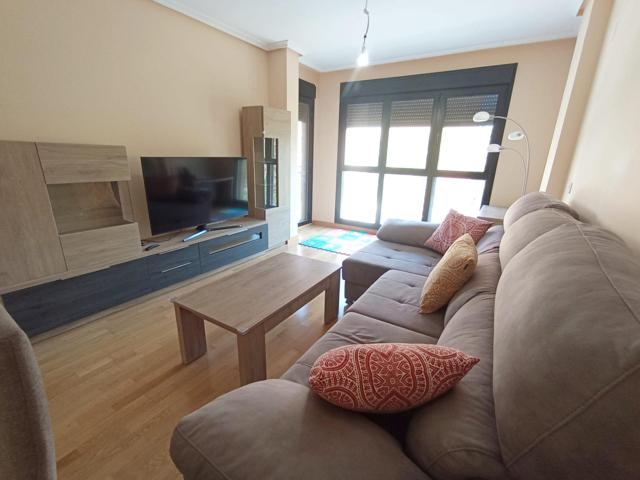 SE VENDE VIVIENDA CON URBANIZACIÓN CERCA DEL CENTRO photo 0