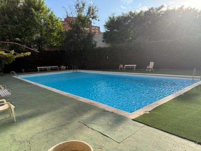 VENTA PISO RONDA DE LEVANTE ZONA JARDIN 3 COPAS, 4 DORMITORIOS, BAÑO Y ASEO, GARAJE, PISCINA photo 0