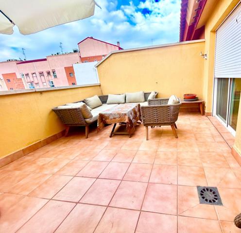 Venta de piso tipo Atico en Ronda Sur. photo 0