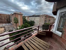 Alquiler de piso de 4 Dormitorios próximo al Hospital Reina Sofía photo 0