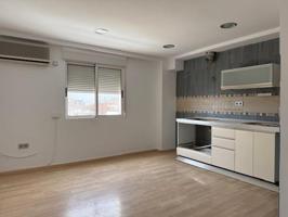 Alquiler de apartamento en el centro, junto a la Catedral . photo 0