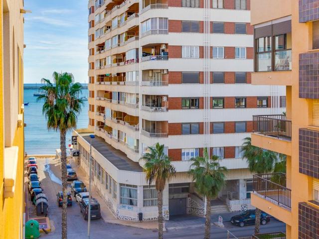 REF.- 64 – Apartamento a tan sólo 100 metros de la playa del Acequión en Torrevieja photo 0