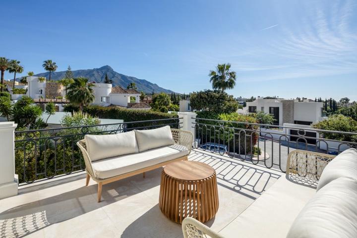 Casa En venta en La Cerquilla, Marbella photo 0