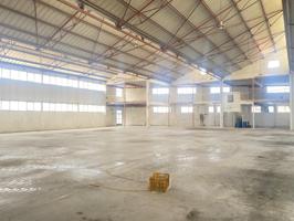 NAVE DE 1000 METROS EN UNA PLANTA, ESQUINA, APARCAMIENTO EN C- BREA. POLIGONO CARRUS photo 0