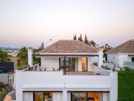 Impresionante atico-duplex en Milla de Oro, Marbella photo 0